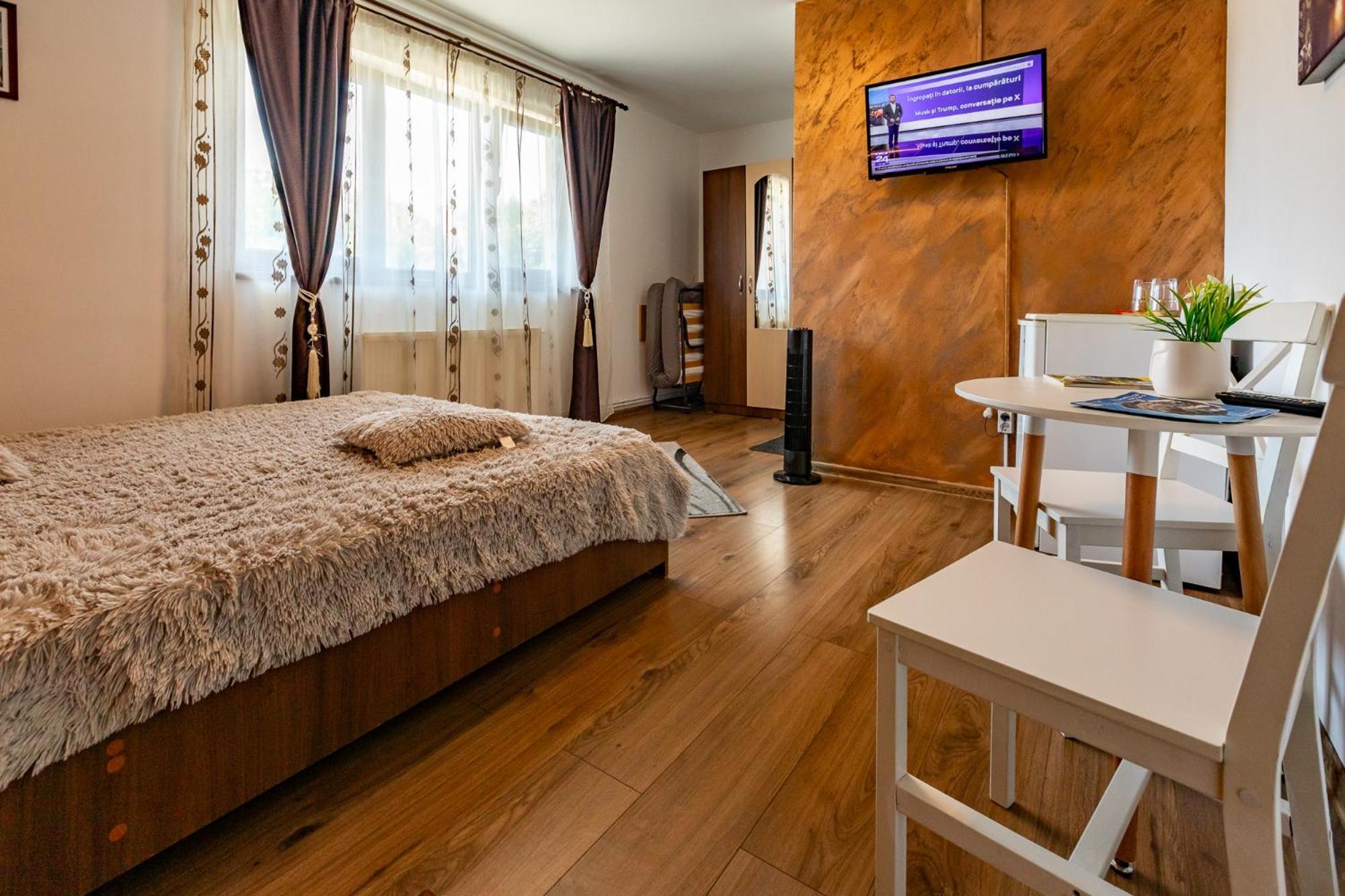 House Garden Hotel Turda Exterior foto